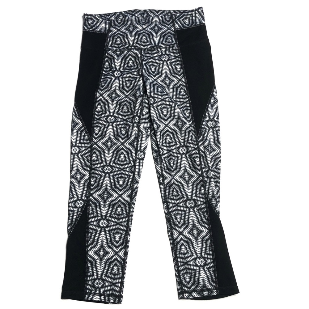 Athleta Mixed Geo Chaturanga Capri